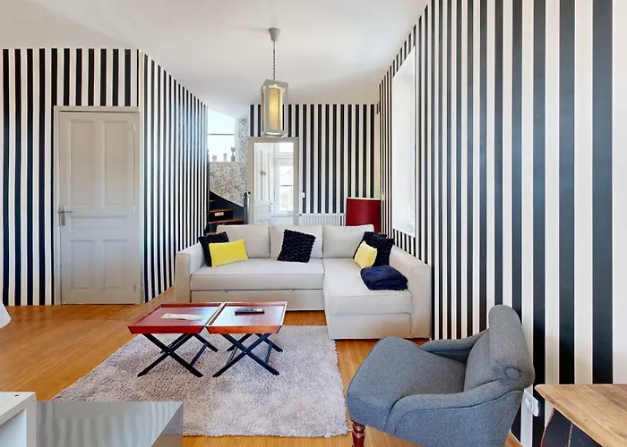 펜션 La Clef Decamp Donvillaise 15 Pers Jacuzzi, 8 Min A Pied 돈빌-레-뱅